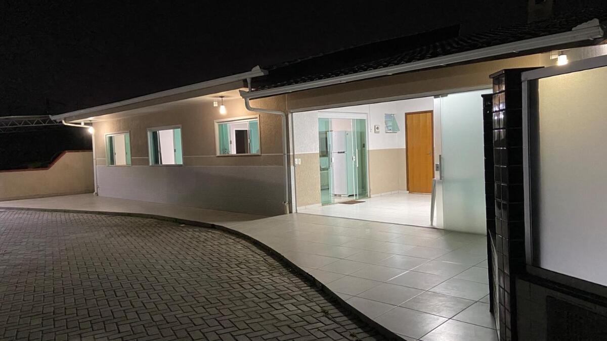 Casa Com Piscina Em Bc Casa de férias *