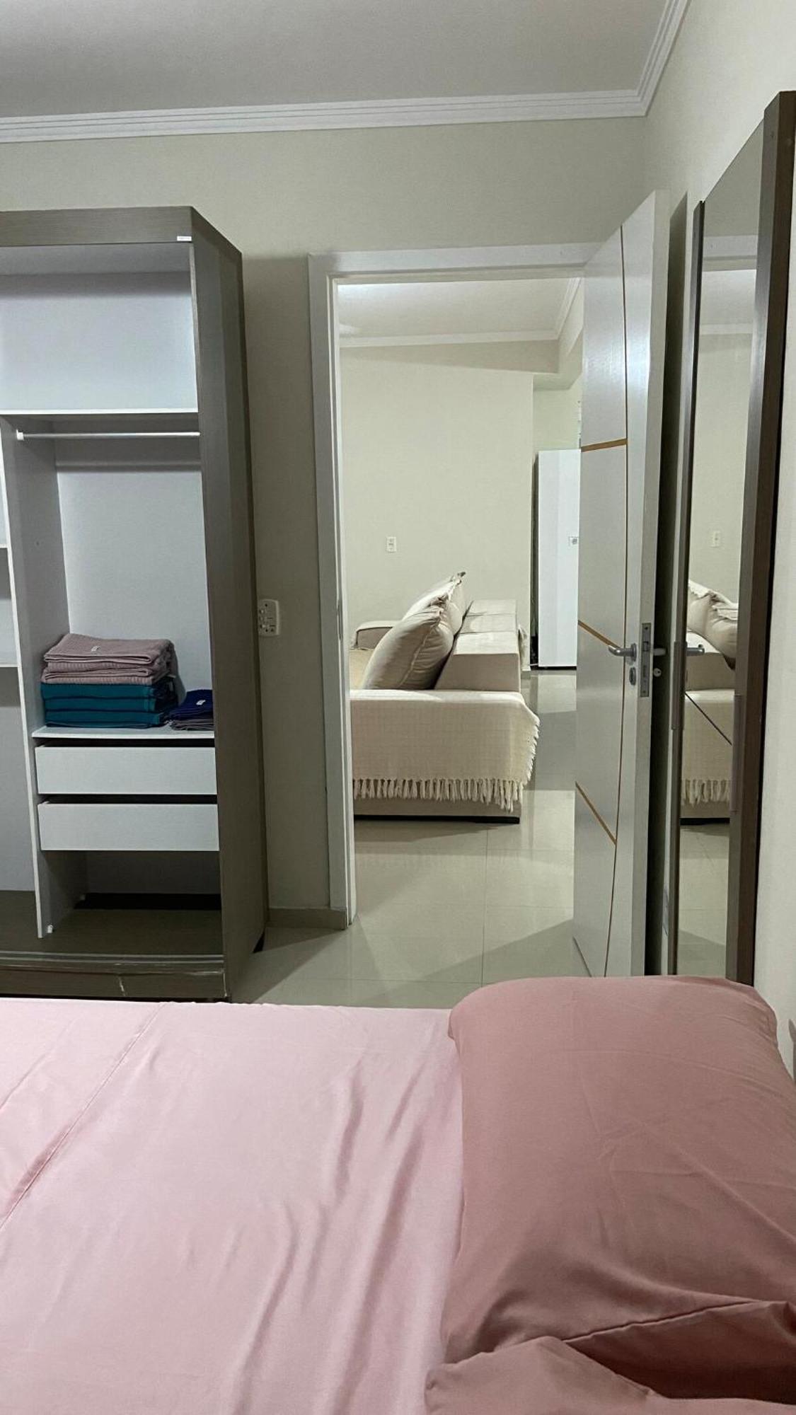 Casa Com Piscina Em Bc