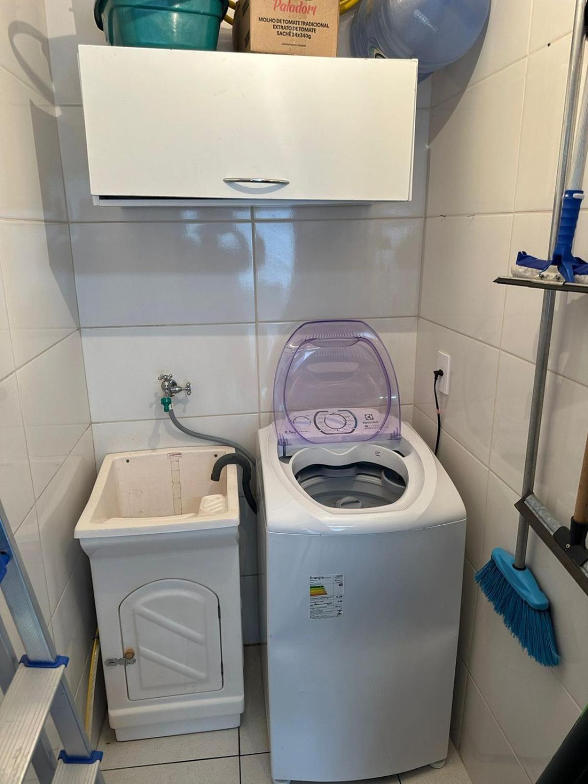 Casa Com Piscina Em Bc *